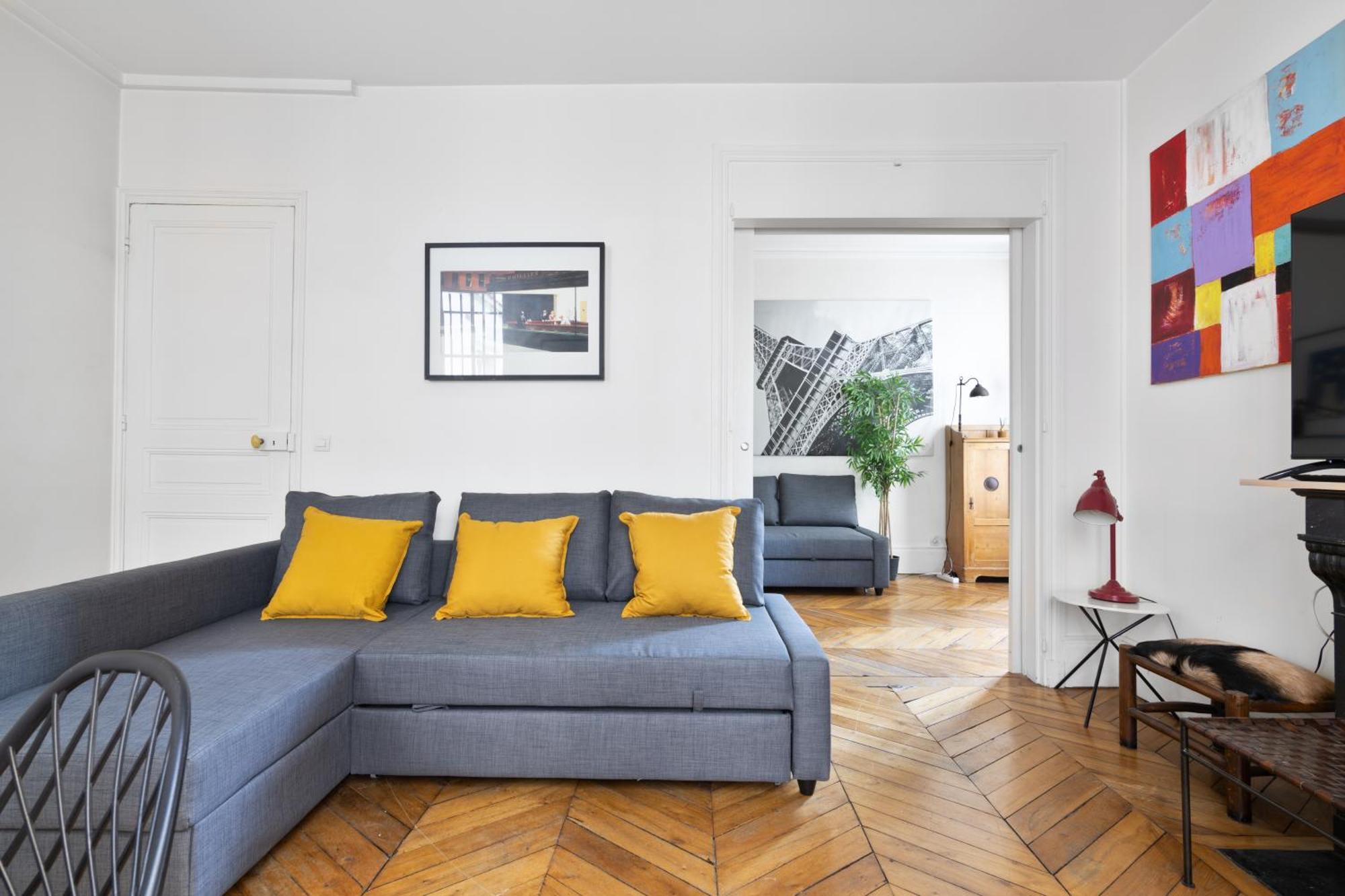 Quartier Champ De Mars Free Netflix Apartment